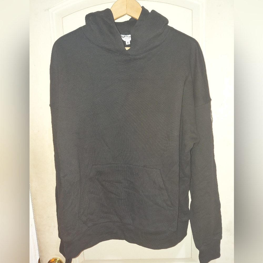 VHNY Women's Black Hoodie with Kangaroo Pocket Size Medium